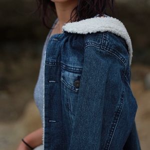 Vintage Sherpa lined jeans jacket, can fit small or medium